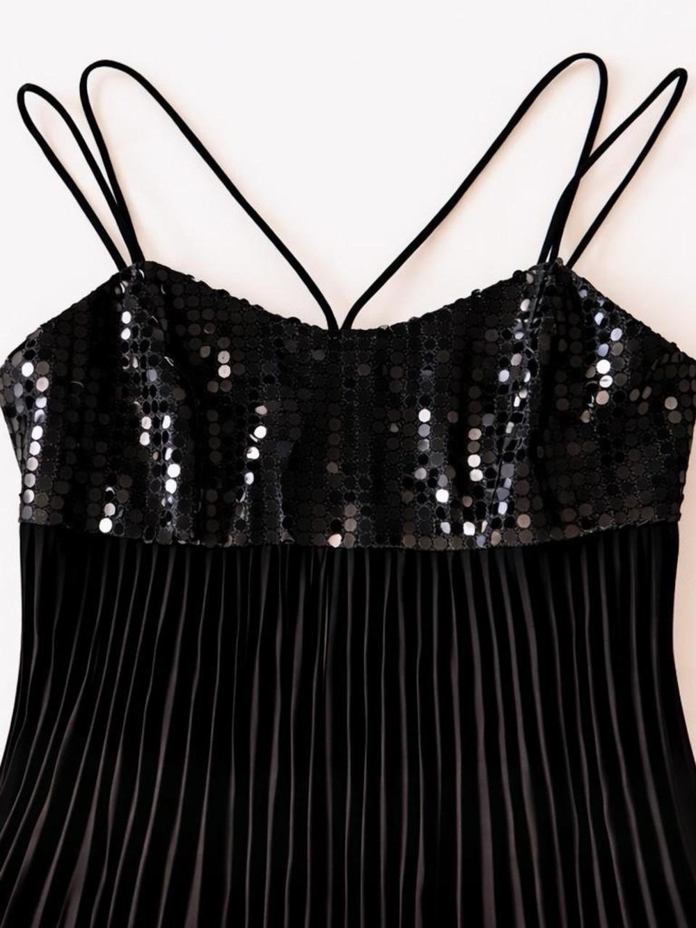 Black Sequin Pleated Mini Dress - Elegant Party Spaghetti-Strap